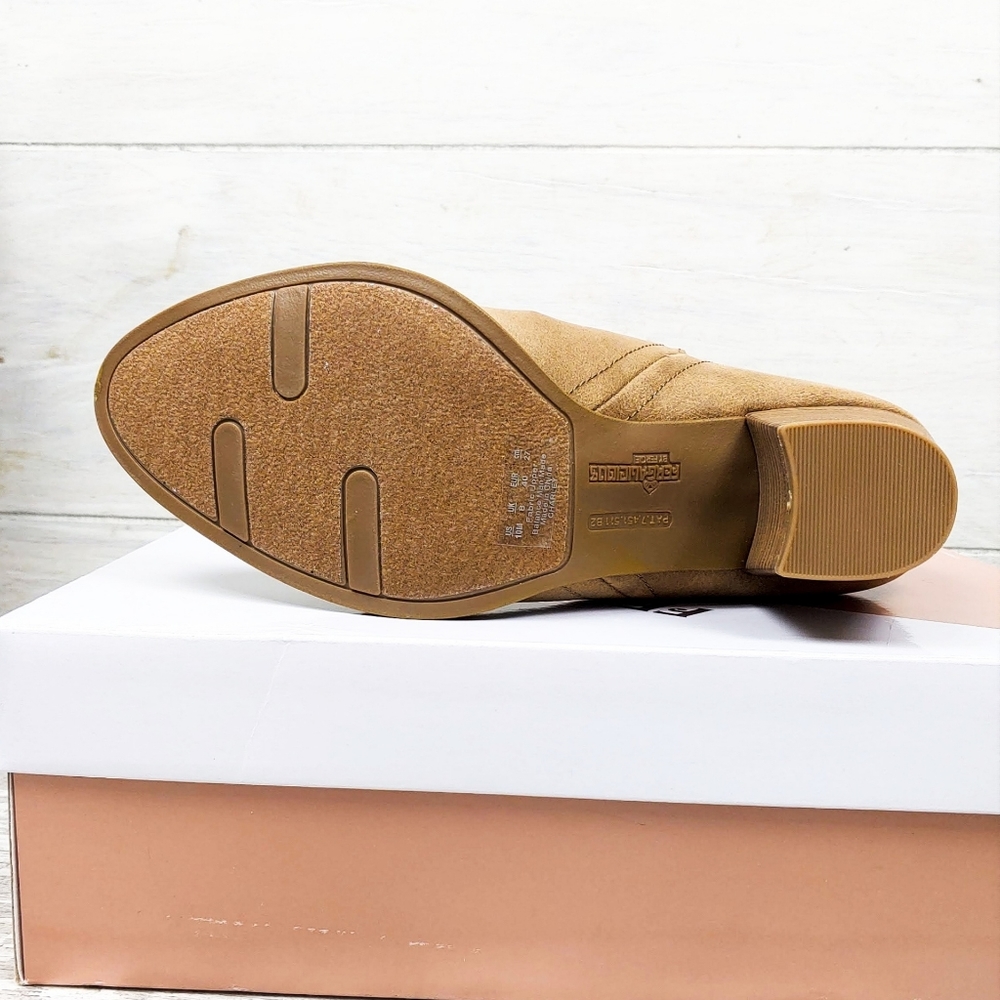 ■SOLD■NEW IN BOX- SOFFT SZ 10  SUEDE BOOTIE - Picture 10 of 10